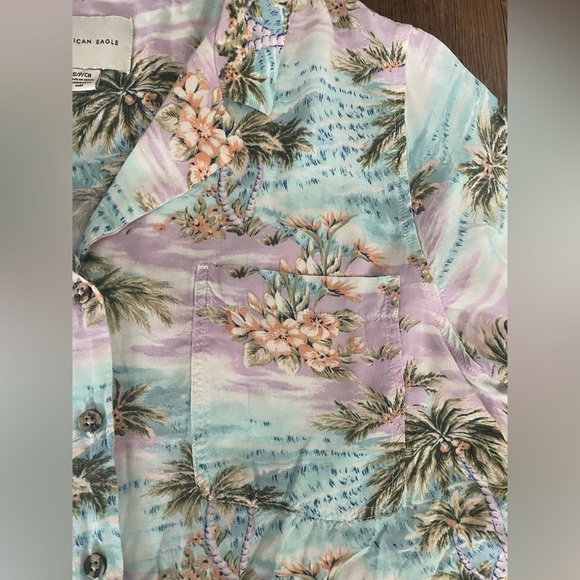 Summer American Eagle Women’s Hawaiian shirt. Small - Picture 2 of 4